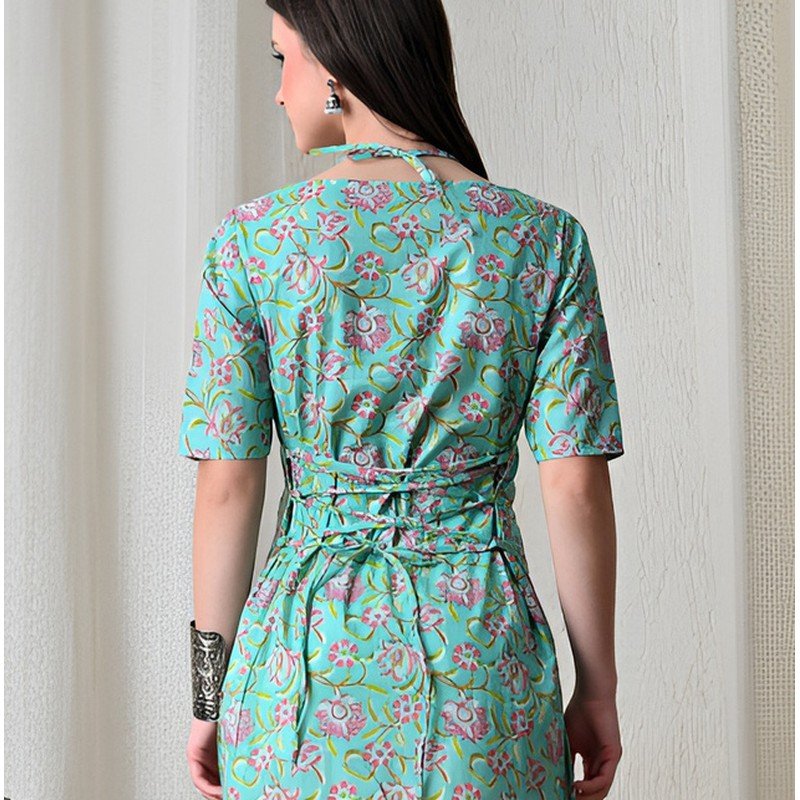 Elegant Women's Clothing - Classic Design