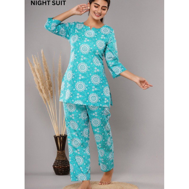 Chic Women's Clothing - Classic Design