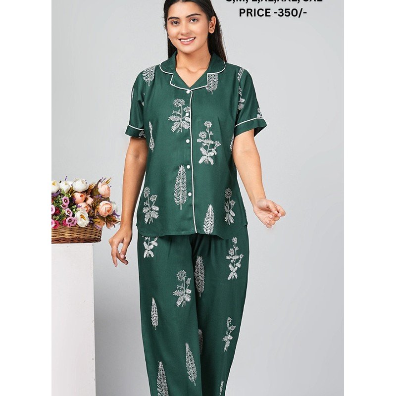 Beautiful Women's Clothing - Traditional Design