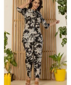 Elegant Women's Clothing - Classic Design