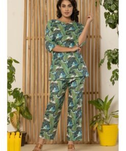 Luxurious Women's Clothing - Contemporary Design